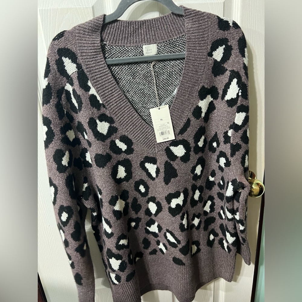Tunic length heavy sweater XL leopard